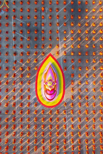 ภาพ No.197728:พิธีตักบาตรพระธรรมยาตรา ณ อนุสรณ์สถานลำดับที่ 4 สถานที่เกิดด้วยกายธรรม วัดโบสถ์(บน) ต.บางคูเวียง จ.นนทบุรี ในโครงการธรรมยาตรา กตัญญูบูชา มหาปูชนียาจารย์ พระมงคลเทพมุนี(สด จนฺทสโร) พระผู้ปราบมาร อนุสรณ์สถาน 7 แห่ง ปีที่ 13 วันที่ 19 มกราคม พ.ศ. 2568