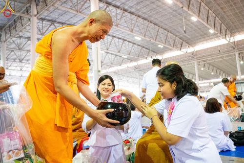 ภาพ No.207322:พิธีตักบาตร และปฏิบัติธรรมช่วงสาย ในวันมาฆบูชา วันพุธที่ 12 กุมภาพันธ์ พ.ศ. 2568 ณ วัดพระธรรมกาย จังหวัดปทุมธานี