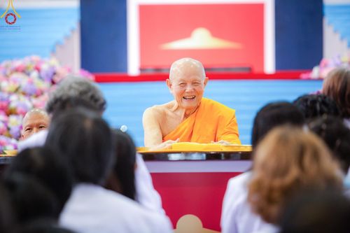 ภาพ No.151535:พิธีจุดเทียนใจ ไฟนิรันดร์ อนันตชัย ณ สภาธรรมกายสากล วัดพระธรรมกาย วันอาทิตย์ต้นเดือนที่ 1 กันยายน พ.ศ. 2567