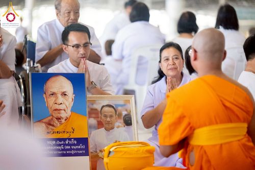 ภาพ No.277877:วันเสาร์ที่ 6 ธันวาคม พ.ศ. 2568 พิธีบรรพชาอุปสมบทและพิธีถวายบาตร โครงการอุปสมบทบูชาธรรมมหาปูชนียาจารย์ ประจำปี พ.ศ.2568 โครงการบวชพระนานาชาติ AEC และ WAB รุ่น CEO (นักบริหาร) รุ่นที่ 5 ณ มหาธรรมกายเจดีย์ วัดพระธรรมกาย