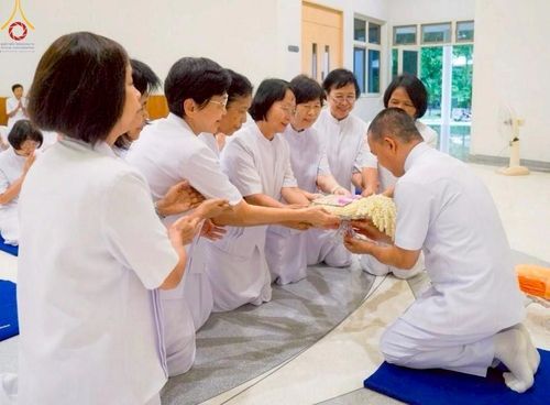 ภาพ No.223238:วันที่ 2 -10 พฤษภาคม พ.ศ. 2568 พิธีตัดปอยผม ปลงผม พิธีขอขมาลาอุปสมบทอุทิศชีวิต ของอุบาสก พิสิทธิ์ หมื่นแกล้ว  ณ วัดพระธรรมกาย