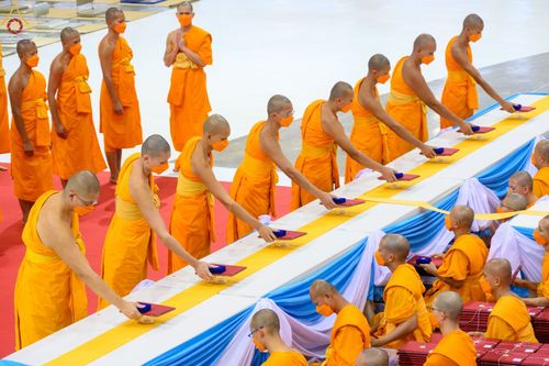 ภาพ No.75645:วัดพระธรรมกายจัด งานบุญวันอาทิตย์ต้นเดือน  มีกิจกรรมดังนี้ พิธีตักบาตร, พิธีบูชาข้าวพระ พระธรรมยาตรารับประกาศนียบัตร โครงการธรรมยาตราฯ ปีที่ 11 ในวันที่ 5 กุมภาพันธ์ พ.ศ. 2566 ณ วัดพระธรรมกาย อ.คลองหลวง จ.ปทุมธานี