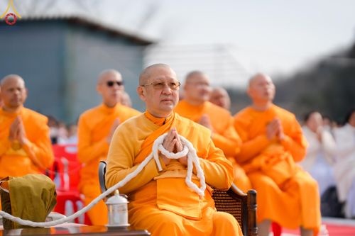 ภาพ No.132265:พิธีประดิษฐานยอดอุโบสถ บูชาธรรม 80 ปี หลวงพ่อธัมมชโย ณ วัดพระธรรมกายโทชิหงิ ประเทศญี่ปุ่น วันอาทิตย์ที่ 24 มีนาคม พ.ศ. 2567