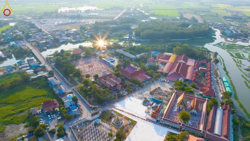 ภาพ No.110479:พิธีต้อนรับพระธรรมยาตรา ในโครงการธรรมยาตรากตัญญูบูชา มหาปูชนียาจารย์ พระมงคลเทพมุนี(สด จนฺทสโร) พระผู้ปราบมาร อนุสรณ์สถาน 7 แห่ง ปีที่ 12 วันที่ 11 มกราคม พ.ศ. 2567 ณ อนุสรณ์สถานลำดับที่ 3 สถานที่เกิดใหม่ในเพศสมณะ วัดสองพี่น้อง จ.สุพรรณบุรี