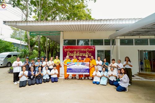 ภาพ No.235487:วันที่ 30-31 กรกฎาคม พ.ศ. 2568 วัดพระธรรมกาย มูลนิธิธรรมกาย ร่วมกับศูนย์ส่งเสริมศีลธรรมจังหวัดสุรินทร์ เปิดศูนย์พักพิงชั่วคราวเพื่อช่วยเหลือประชาชน ผู้อพยพจากเหตุปะทะกันตามแนวชายแดน ไทย-กัมพูชา ตั้งแต่วันที่ 24 กรกฎาคม พ.ศ.2568 เป็นต้นไป