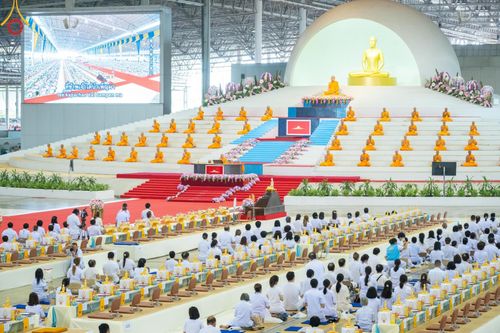 ภาพ No.60406:การต้อนรับพระสังฆาธิการ 10,000 กว่าวัดทั่วประเทศ พิธีมอบปัจจัยช่วยเหลือครู 4 จังหวัดชายแดนภาคใต้ พิธีปฏิบัติธรรม ในวันคุ้มครองโลก วันจันทร์ที่ 22 เมษายน พ.ศ.2567 ณ วัดพระธรรมกาย จ.ปทุมธานี