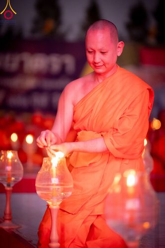 ภาพ No.109663:พิธีจุดประทีปถวายเป็นพุทธบูชา และบูชาธรรมมหาปูชนียาจารย์ วันที่ 10 มกราคม พ.ศ. 2567 ณ อนุสรณ์สถานคลองบางนางแท่น อ.สามพราน จ.นครปฐม