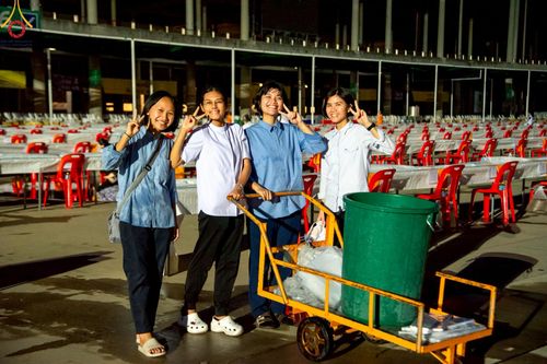 ภาพ No.218867:วันศุกร์ที่ 18 เมษายน พ.ศ. 2568 การเตรียมงานในลานธรรม , พระมหาธรรมกายเจดีย์ เพื่องานวันคุ้มครองโลก 22 เมษายน พ.ศ. 2568