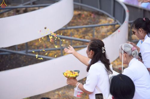 ภาพ No.246943:วันอาทิตย์ที่ 14 กันยายน พ.ศ. 2568 พิธีทอดผ้าป่า ซื้อดิน ปรับพื้นที่ลานธรรม  และพิธีกลั่นแผ่นดิน โปรยทราย สถาปนาองค์พระเจดีย์ เพื่อสร้างสันติภาพโลก  ณ ศูนย์ปฏิบัติธรรมสระบุรี อ.พระพุทธบาท จ.สระบุรี