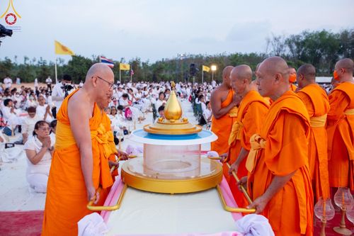 ภาพ No.129434:พิธีประดิษฐานพระบรมสารีริกธาตุ ณ มหารัตนะเจดีย์สิริปทุมสวรรค์ ศูนย์ปฏิบัติธรรมภาคใต้ อ.บางกล่ำ จ.สงขลา วันที่ 10 มีนาคม พ.ศ.2567