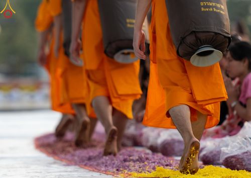 ภาพ No.120402:พิธีต้อนรับพระธรรมยาตรา ในโครงการธรรมยาตรา กตัญญูบูชา มหาปูชนียาจารย์ พระมงคลเทพมุนี(สด จนฺทสโร) พระผู้ปราบมาร อนุสรณ์สถาน 7 แห่ง ปีที่ 12 วันที่ 28 มกราคม พ.ศ. 2567 ณ วัดพระธรรมกาย จ.ปทุมธานี (ชุดที่ 2)