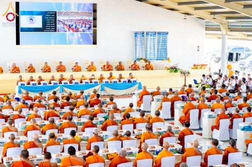 ภาพ No.230244:วันเสาร์ที่ 28 มิถุนายน พ.ศ. 2568 พิธีถวายสังฆทาน 323 วัด 4 จังหวัดชายแดนใต้ ปีที่ 21 ครั้งที่ 178 พิธีมอบกองทุนหนุนแรงใจช่วยครูใต้ ปีที่ 18 ครั้งที่ 142 ณ ศูนย์อบรมเยาวชนจังหวัดปัตตานี