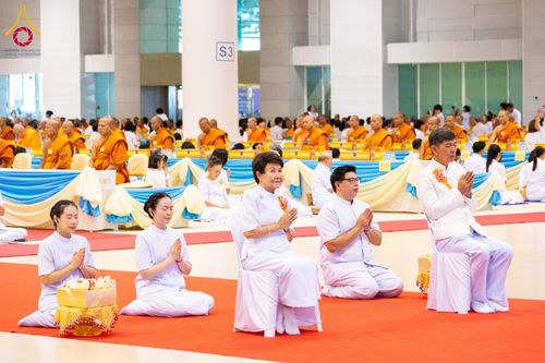 ภาพ No.185341:พิธีถวายมหาสังฆทาน 1,000 วัด ในวาระอายุวัฒนมงคล 84 ปี หลวงพ่อทัตตชีโว วันอาทิตย์ที่ 22 ธันวาคม พ.ศ. 2567 ณ สภาธรรมกายสากล วัดพระธรรมกาย