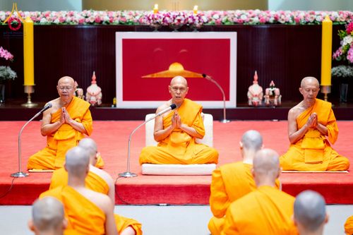 ภาพ No.256276:วันที่ 4 ตุลาคม พ.ศ. 2568 พิธีบรรพชาอุปสมบท  โครงการอุปสมบทหมู่บูชาธรรม 141 ปี  พระมงคลเทพมุนี (สด จนฺทสโร) ณ โบสถ์พระไตรปิฏก วัดพระธรรมกาย จ.ปทุมธานี