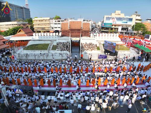 ภาพ No.312638:วันอาทิตย์ที่ 8 มีนาคม พ.ศ.2569 ทำบุญเมืองนครราชสีมา 558 ปี ตักบาตรพระ 10,000 รูป