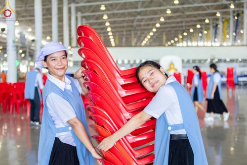 ภาพ No.59032:V.40 ภัตตาหารพระหมื่นวัด เราจัดให้ การปฏิบัติงานของเจ้าหน้าที่และอาสาสมัคร เพื่อรับบุญในการถวายภัตตาหาร แด่คณะสงฆ์ 10,000 กว่าวัดทั่วประเทศ ที่มาร่วมงานวันคุ้มครองโลก จันทร์ที่ 22 เมษายน พ.ศ. 2567 ณ วัดพระธรรมกาย