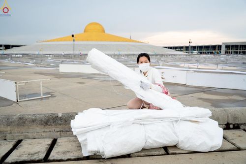 ภาพ No.225269:วันที่ 20 - 27 เมษายน พ.ศ. 2568 "ภาพแห่งความปลื้มที่ไม่มีวันจบ" คณะสงฆ์สามเณร เจ้าหน้าที่ และสาธุชน ร่วมแรงร่วมใจกันเตรียมงานและเก็บงาน เพื่อวันคุ้มครองโลก พิธีถวายมหาสังฆทานคณะสงฆ์ 40,000 กว่าวัดทั่วประเทศ