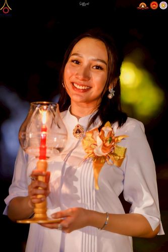 ภาพ No.224691:วันจันทร์ที่ 12 พฤษภาคม พ.ศ. 2568  ชาวพุทธในอินโดนีเซีย ร่วมฉลองวิสาขบูชาจุดประทีปกว่า 200,000 ดวง ณ พระมหาเจดีย์บรมพุทโธ  เจริญพุทธมนต์ถวาย “พระวชิรเกล้าเจ้าอยู่หัว”