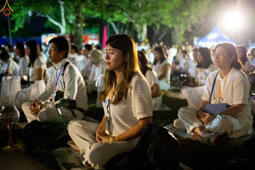 ภาพ No.82022:พิธีจุดวิสาขประทีป 22,000 ดวงและโคมลอย 3,000 ดวง ( Festival  lampion Vesak Indonesia) ณ มหาเจดียบรมพุทโธ อินโดนีเซีย  วันอาทิตย์ที่ 4 มิ.ย. พ.ศ.2566
