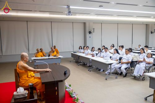 ภาพ No.324898:วันพฤหัสบดีที่ 23 เมษายน พ.ศ.2569  หลวงพ่อทัตตชีโว รองเจ้าอาวาสวัดพระธรรมกาย ถวายการต้อนรับและปฏิสันถารคณะชาวอินโดนีเซีย
