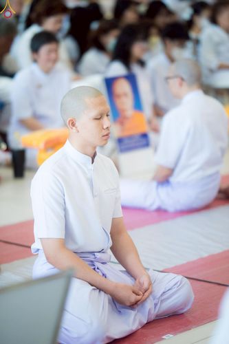 ภาพ No.228973:วันเสาร์ที่ 14 มิถุนายน พ.ศ. 2568 พิธีเวียนประทักษิณ , พิธีขอขมารับผ้าไตร ในโครงการบรรพชาอุปสมบทหมู่ ผู้บริหารรุ่นที่ 15 และ อุดมศึกษา รุ่นที่ 52 ณ โบสถ์พระไตรปิฎก วัดพระธรรมกาย