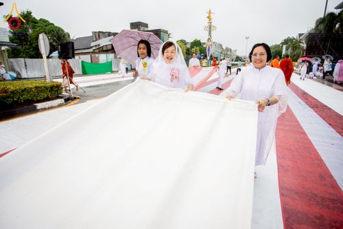 ภาพ No.226192:วันอาทิตย์ที่ 25 พฤษภาคม พ.ศ. 2568 พิธีตักบาตรพระ 1,000 รูปเมืองตรัง ครบรอบ 110 ปี เมืองทับเที่ยง ถวายเป็นพุทธบูชา ถวายเป็นพระราชกุศลแด่รัชกาลที่ 10 และอุทิศส่วนกุศลแด่อดีตเจ้าเมืองตรัง และบรรพบุรุษ ณ บริเวณหน้าศาลากลางจังหวัดตรัง ถนนพระราม 6