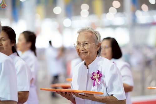 ภาพ No.240808:วันพุธที่ 27 สิงหาคม พ.ศ. 2568 พิธีทอดผ้าป่าเพื่อสร้างอาคาร  82 ปี หลวงพ่อธัมมชโย สมทบกฐินวัดพระธรรมกาย และกฐิน 30,000 วัดทั่วประเทศ ครั้งที่ 1