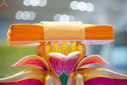 ภาพ No.167606:พิธีตักบาตรและพิธีบูชาข้าวพระ ในวันอาทิตย์ที่ 3 พฤศจิกายน พ.ศ. 2567 ณ วัดพระธรรมกาย