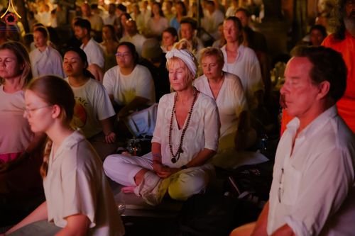 ภาพ No.156494:วัดพุทธบาหลีและวัดพระธรรมกาย จัดปฏิบัติธรรมนานาชาติ 1,151 คนจาก 78 ประเทศ ใน "วันสันติภาพสากล" ณ บาหลี อินโดนีเซีย วันเสาร์ที่ 21 กันยายน พ.ศ. 2567 เวลา 16.00-21.00 น. ณ พิพิธภัณฑ์ ARMA เมืองอูบุด จังหวัดบาหลี ประเทศอินโดนีเซีย