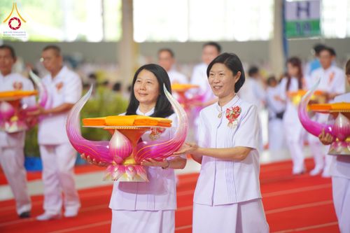 ภาพ No.134417:พิธีทอดผ้าป่าสมทบ มหาสังฆทาน 10,000 วัด ทั่วไทย วันอาทิตย์ต้นเดือนที่ 7 เมษายน พ.ศ.2567 ณ ห้องแก้วสารพัดนึก 1 สภาธรรมกายสากล  วัดพระธรรมกาย จ.ปทุมธานี