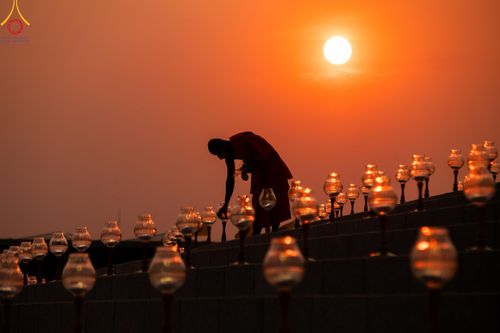 ภาพ No.122088:พิธีจุดประทีปถวายเป็นพุทธบูชา และบูชาธรรมมหาปูชนียาจารย์ พระมงคลเทพมุนี(สด จนฺทสโร) ในโครงการธรรมยาตรา กตัญญูบูชา มหาปูชนียาจารย์ พระมงคลเทพมุนี(สด จนฺทสโร) พระผู้ปราบมาร อนุสรณ์สถาน 7 แห่ง ปีที่ 12 วันที่ 31 มกราคม พ.ศ. 2567 ณ วัดพระธรรมกาย จ.ปทุมธานี