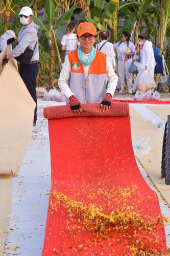 ภาพ No.111721:V.10 เก่งกล้า การเตรียมงาน เก็บงาน การรับบุญของเจ้าหน้าที่หน่วยงานต่างๆ เพื่อโครงการธรรมยาตรา กตัญญูบูชามหาปูชนียาจารย์ พระมงคลเทพมุนี (สด จนฺทสโร) พระผู้ปราบมาร อนุสรณ์สถาน 7 แห่ง ปีที่ 12 ระหว่างวันที่ 2 - 31 มกราคม พ.ศ.2567