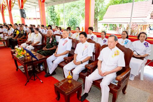 ภาพ No.234495:วันพฤหัสบดีที่ 24 กรกฎาคม พ.ศ. 2568 พิธีถวายสังฆทานแก่คณะสงฆ์ 323 วัด , พิธีมอบกองทุนหนุนแรงใจช่วยครูใต้ , พิธีทำบุญส่วนกุศลแด่ผู้วายชนม์ ในเหตุการณ์ความไม่สงบ 4 จังหวัด ชายแดนภาคใต้ (ปัตตานี , ยะลา , นราธิวาส , สงขลา) ปีที่ 21 ครั้งที่ 179 ณ วัดเวฬุวัน 