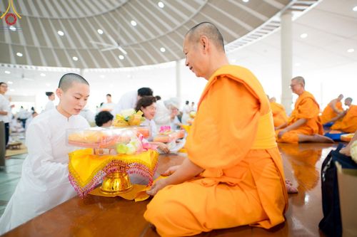 ภาพ No.153079:พิธีถวายภัตตาหารเมนูสวรรค์ ในพรรษาแห่งการเข้าถึงธรรม วันอังคารที่ 10 กันยายน พ.ศ. 2567 ครบรอบ 24 ปี วันละสังขาร คุณยายอาจารย์มหารัตนอุบาสิกาจันทร์ ขนนกยูง ณ หอฉันคุณยายอาจารย์ฯ วัดพระธรรมกาย