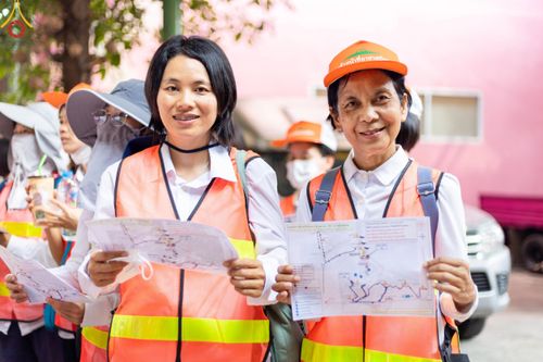 ภาพ No.117066:V.16 เป็นทีม การเตรียมงาน เก็บงาน การรับบุญของเจ้าหน้าที่หน่วยงานต่างๆ เพื่อโครงการธรรมยาตรา กตัญญูบูชามหาปูชนียาจารย์ พระมงคลเทพมุนี (สด จนฺทสโร) พระผู้ปราบมาร อนุสรณ์สถาน 7 แห่ง ปีที่ 12 ระหว่างวันที่ 2 - 31 มกราคม พ.ศ. 2567