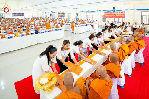 ภาพ No.208570:พิธีถวายสังฆทานแด่คณะสงฆ์ 323 วัด ปีที่ 21 ครั้งที่ 174 พิธีมอบกองทุนหนุนแรงใจช่วยครูใต้ ปีที่ 18 ครั้งที่ 138 และพิธีทำบุญอุทิศส่วนกุศลให้ผู้วายชนม์ ณ วัดบุณณาราม(วัดโคกงู) จ.นราธิวาส วันเสาร์ที่ 15 กุมภาพันธ์ พ.ศ.2568