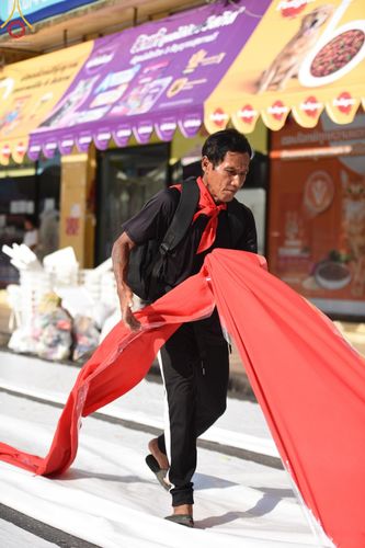 ภาพ No.151745:V.55 ทีมใหญ่ที่หาดใหญ่ เจ้าหน้าที่ทุกสถานะ หลายสัญชาติ ร่วมกันจัดงานตักบาตรที่หาดใหญ่ วันที่ 10-11 สิงหาคม พ.ศ. 2567