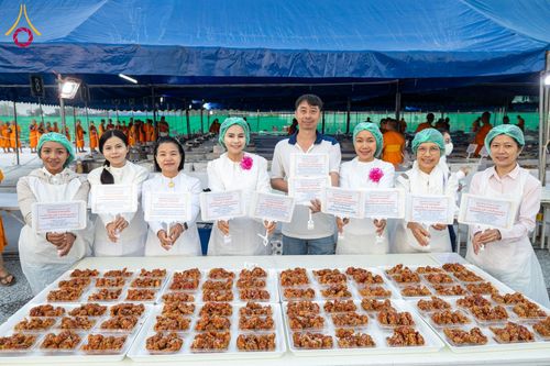 ภาพ No.198438:พิธีถวายภัตตาหารเป็นสังฆทาน แด่พระธรรมยาตรา ณ อนุสรณ์สถานบางปลา วัดบางปลา อำเภอบางเลน จังหวัดนครปฐม ในโครงการธรรมยาตรา กตัญญูบูชา มหาปูชนียาจารย์ พระมงคลเทพมุนี(สด จนฺทสโร) พระผู้ปราบมาร อนุสรณ์สถาน 7 แห่ง ปีที่ 13 วันที่ 20 มกราคม พ.ศ. 2568