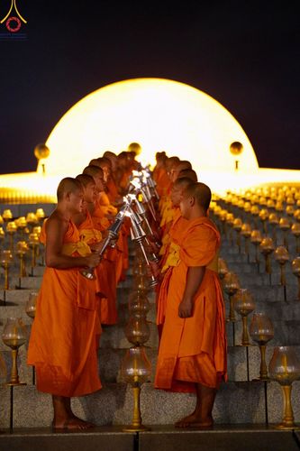 ภาพ No.160696:พิธีจุดประทีป 20,000 ดวง บูชาพระมหาธรรมกายเจดีย์ และบูชาพระมงคลเทพมุนี (สด จนฺทสโร) พระผู้ปราบมาร ณ ลานธรรม พระมหาธรรมกายเจดีย์ วัดพระธรรมกาย จ.ปทุมธานี วันที่ 10 ตุลาคม พ.ศ. 2567