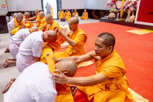ภาพ No.232387:วันเสาร์ที่ 5 กรกฎาคม พ.ศ. 2568 พิธีบรรพชาอุปสมบท ธรรมทายาท โครงการบรรพชาอุปสมบทหมู่ รุ่นเข้าพรรษา ,  โครงการบวชพระนานาชาติ AEC & WAB รุ่นที่ 9 ณ วัดพระธรรมกาย