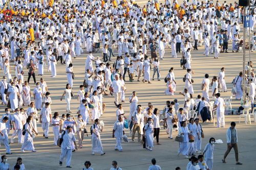 ภาพ No.105358:พิธีตักบาตรฉลองพระบวชใหม่ รุ่นบูชาธรรมมหาปูชนียาจารย์ และต้อนรับศักราชใหม่ วันจันทร์ที่ 1 มกราคม พ.ศ. 2567 ณ ลานธรรมพระมหาธรรมกายเจดีย์ วัดพระธรรมกาย