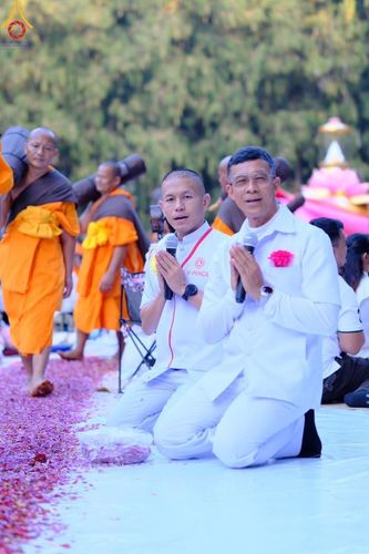 ภาพ No.191517:V.49 สารพัดV สารพัดดี ที่ธรรมยาตรา ในโครงการธรรมยาตรา กตัญญูบูชา มหาปูชนียาจารย์ พระมงคลเทพมุนี(สด จนฺทสโร) พระผู้ปราบมาร อนุสรณ์สถาน 7 แห่ง ปีที่ 13 ระหว่างวันที่ 2-31 มกราคม พ.ศ. 2568