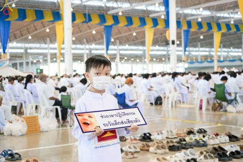 ภาพ No.86953:พิธีตักบาตร , พิธีบูชาข้าวพระ , พิธีจุดเทียนใจ ไฟนิรันดร์ อนันตชัย ในวันอาทิตย์ต้นเดือน 3 กันยายน พ.ศ. 2566 ณ วัดพระธรรมกาย