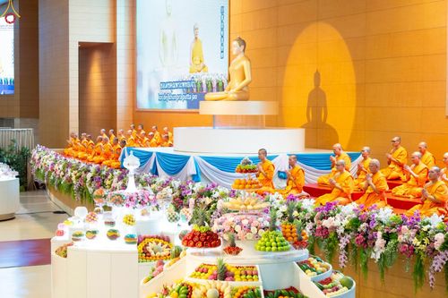ภาพ No.227984:วันอาทิตย์ที่ 1 มิถุนายน พ.ศ. 2568 พิธีตักบาตร , พิธีบูชาข้าวพระ ณ วัดพระธรรมกาย จ.ปทุมธานี