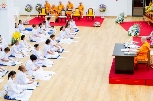 ภาพ No.242836:วันที่ 29-31 สิงหาคม พ.ศ. 2568 องค์กรภาคีเครือข่าย “บวร” (บ้าน-วัด-โรงเรียน-ราชการ) อ.คลองหลวง จัดบวชอุบาสิกาแก้ว ถวายพระราชกุศลแด่สมเด็จพระพันปีหลวง - กตัญญูบูชาแด่ผู้มีพระคุณ