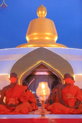 ภาพ No.118298:พิธีจุดประทีปถวายเป็นพุทธบูชา และบูชาธรรมมหาปูชนียาจารย์ พระมงคลเทพมุนี(สด จนฺทสโร) วันที่ 24 มกราคม พ.ศ. 2567 ณ อนุสรณ์สถานบางปลา อ.บางเลน จ.นครปฐม