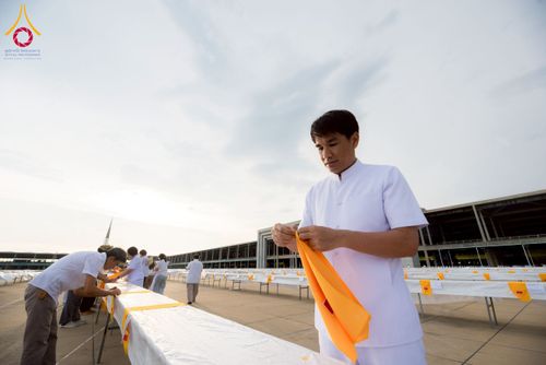 ภาพ No.217850:วันที่ 10-14 เมษายน พ.ศ. 2568 เจ้าหน้าที่อาสาสมัคร เตรียมงานวันคุ้มครองโลก ชุดที่ 2 วัดพระธรรมกาย จ.ปทุมธานี