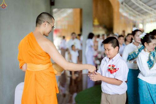 ภาพ No.234327:พิธีมุทิตาสักการะ "พระสิริรัตนเมธี" เจ้าคณะจังหวัดเลย ,พิธีถวายไทยธรรม ๙ วัด และพิธีทอดผ้าป่าเพื่อสร้างทุกสิ่ง  ในวาระทำบุญครบรอบ ๑๐ ปี ณ ศูนย์ปฏิบัติธรรมแก้วภูเรือ อ.ภูเรือ จ.เลย