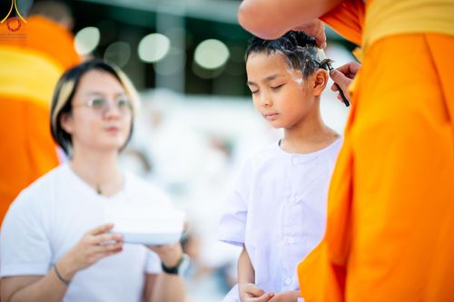 ภาพ No.132763:พิธีปลงผมยุวธรรมทายาท รุ่นที่ 32 มัชฌิมธรรมทายาท รุ่นที่ 28 ณ ลานธรรม วัดพระธรรมกาย วันเสาร์ที่ 30 มีนาคม พ.ศ. 2567