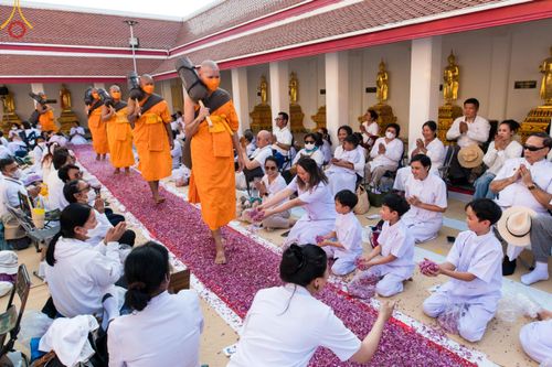 ภาพ No.110504:พิธีต้อนรับพระธรรมยาตรา ในโครงการธรรมยาตรากตัญญูบูชา มหาปูชนียาจารย์ พระมงคลเทพมุนี(สด จนฺทสโร) พระผู้ปราบมาร อนุสรณ์สถาน 7 แห่ง ปีที่ 12 วันที่ 11 มกราคม พ.ศ. 2567 ณ อนุสรณ์สถานลำดับที่ 3 สถานที่เกิดใหม่ในเพศสมณะ วัดสองพี่น้อง จ.สุพรรณบุรี